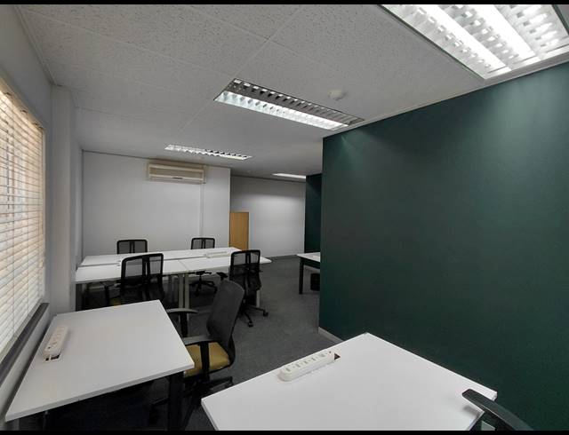 45M² OFFICE TO LET IN BRYANSTON